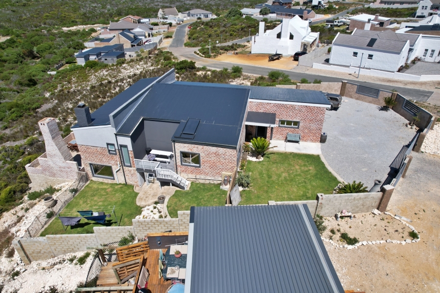 5 Bedroom Property for Sale in Struisbaai Western Cape